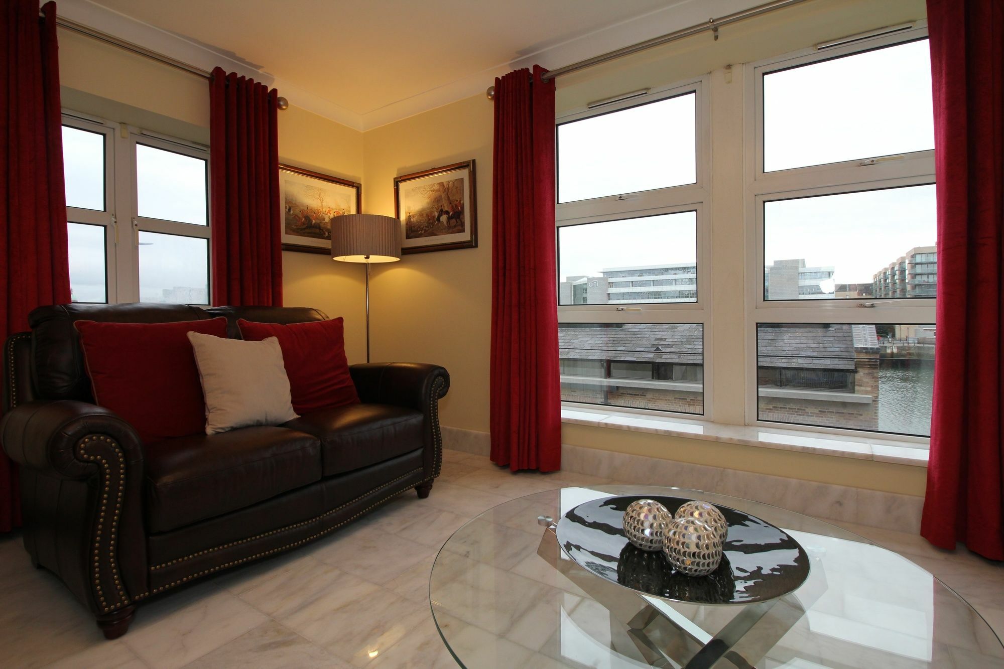 Luxury City River View Apartment Dublin Exterior photo