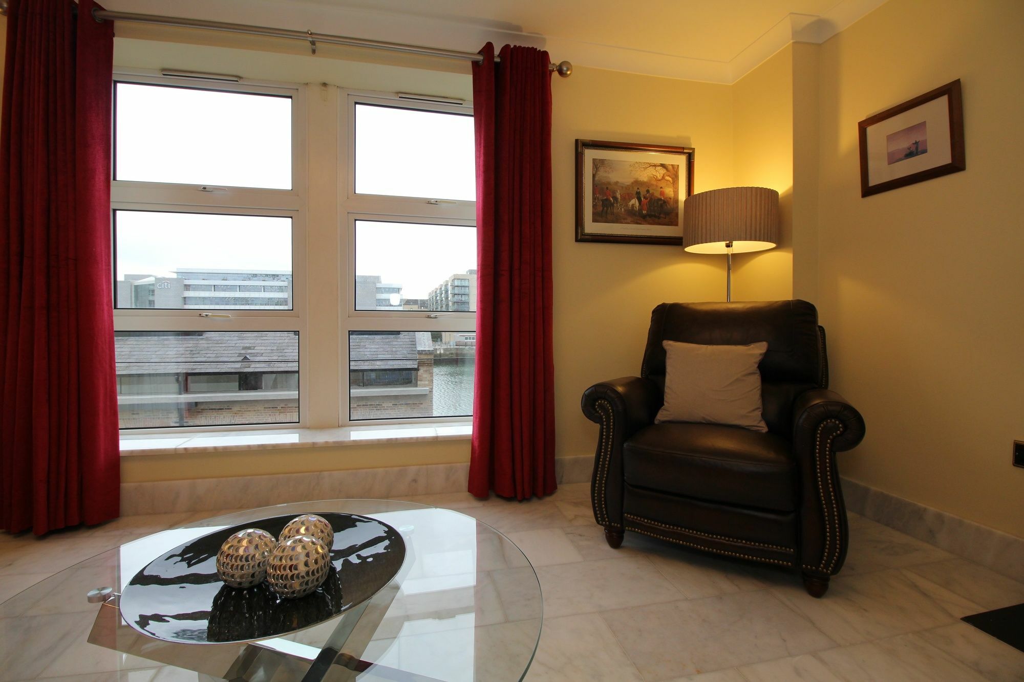 Luxury City River View Apartment Dublin Exterior photo